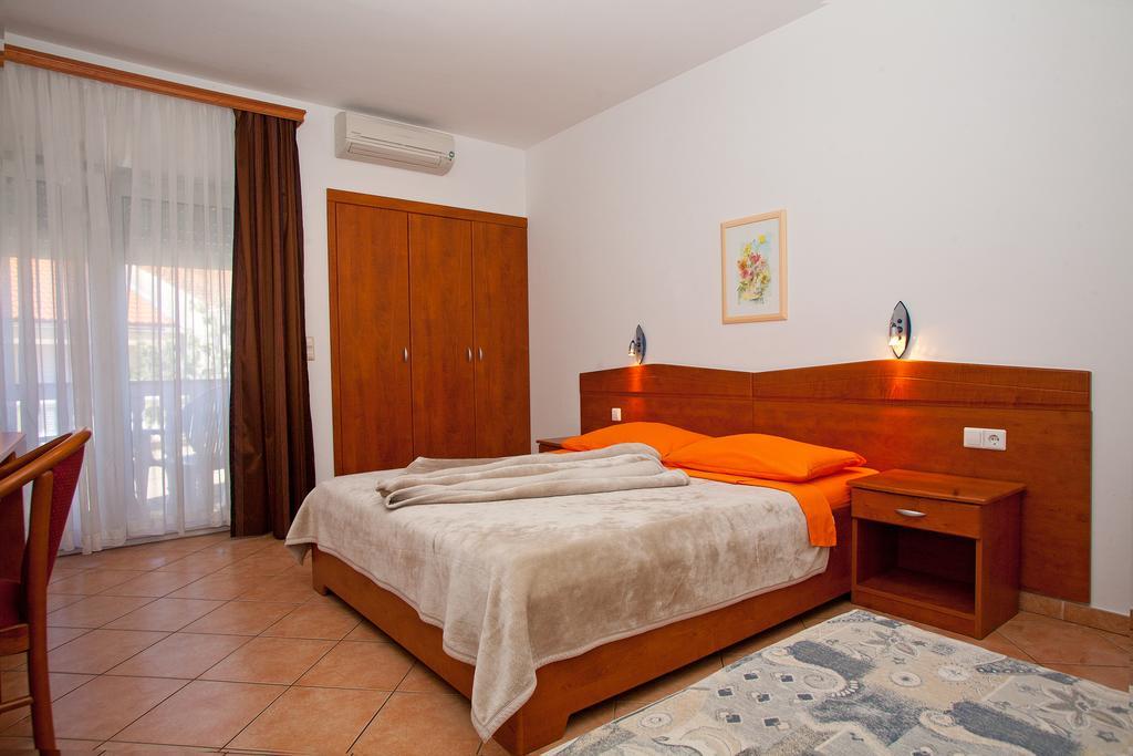 Guesthouse Villa Adria Малинска Экстерьер фото