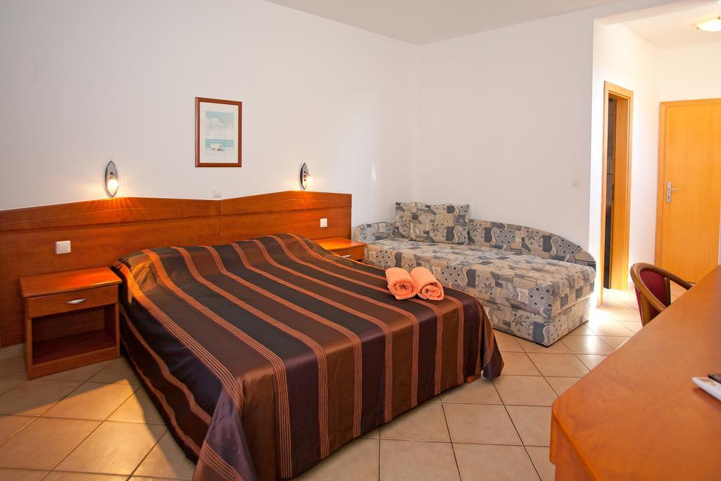 Guesthouse Villa Adria Малинска Экстерьер фото