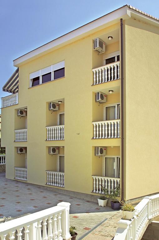 Guesthouse Villa Adria Малинска Экстерьер фото