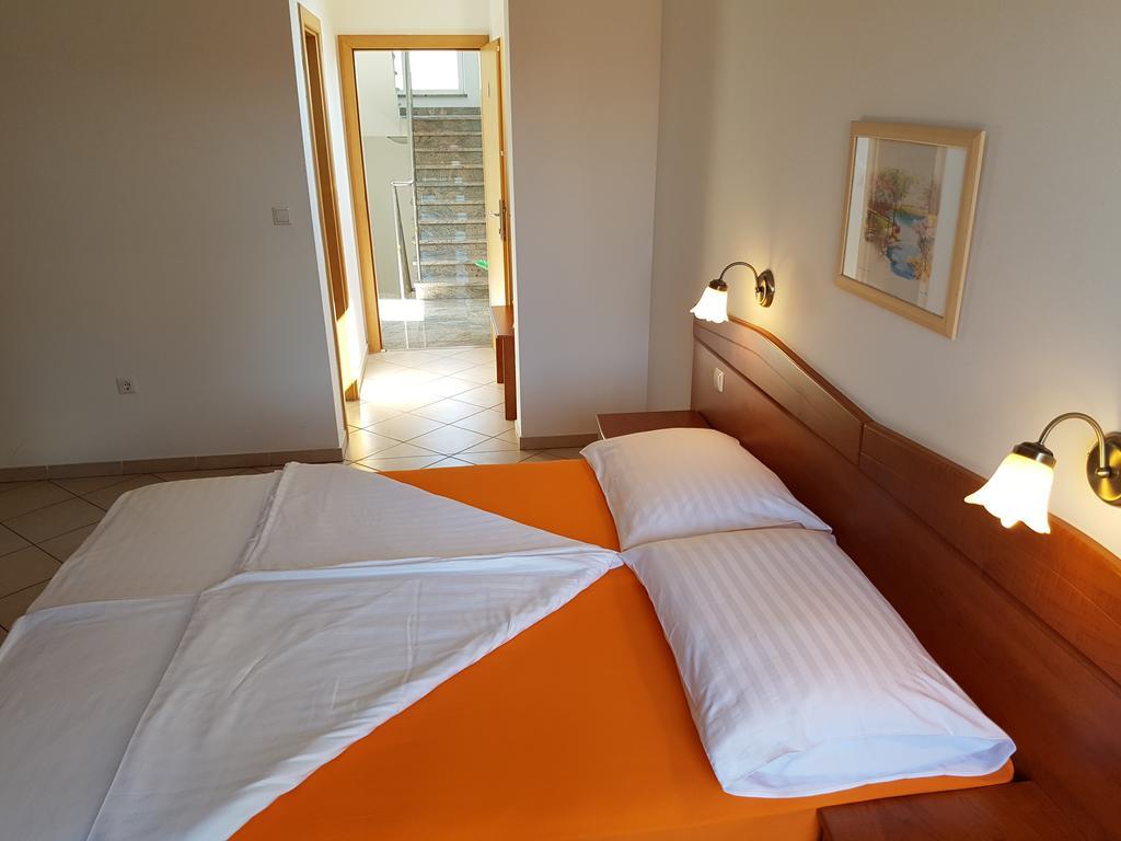Guesthouse Villa Adria Малинска Экстерьер фото