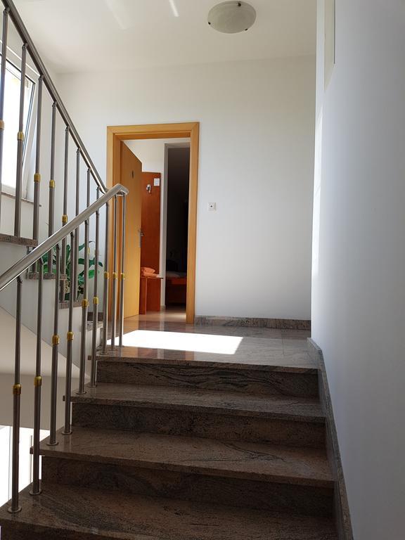 Guesthouse Villa Adria Малинска Экстерьер фото