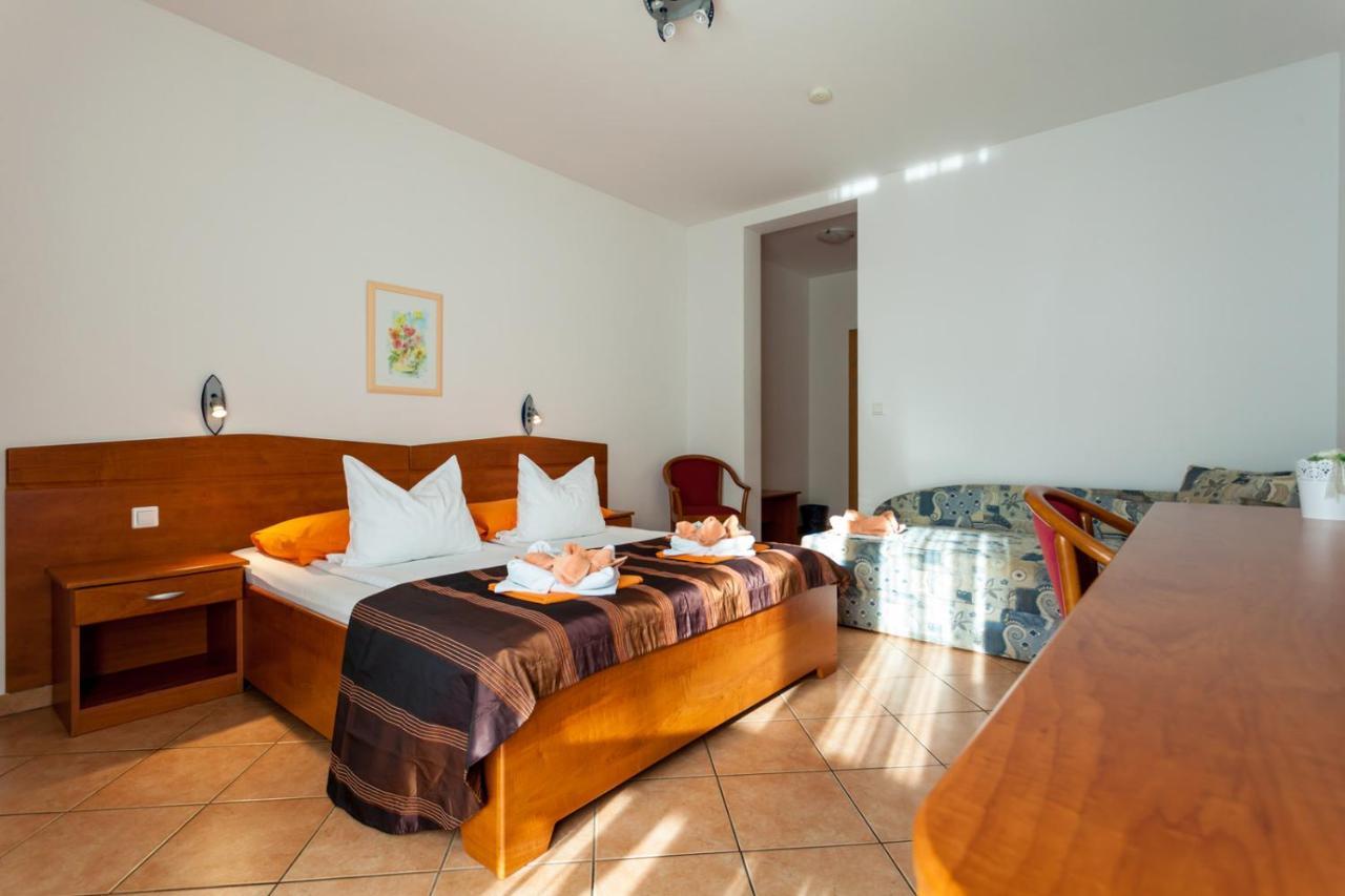 Guesthouse Villa Adria Малинска Экстерьер фото