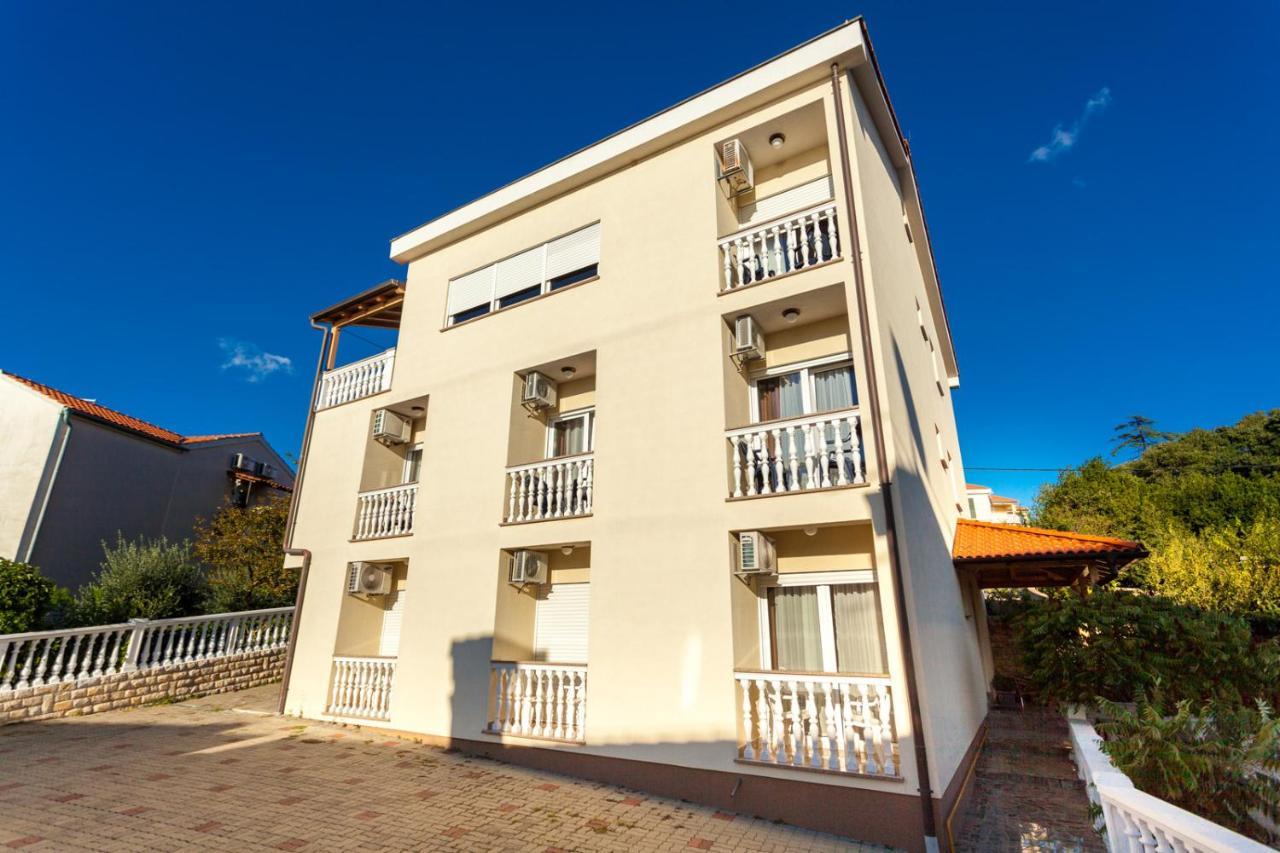 Guesthouse Villa Adria Малинска Экстерьер фото