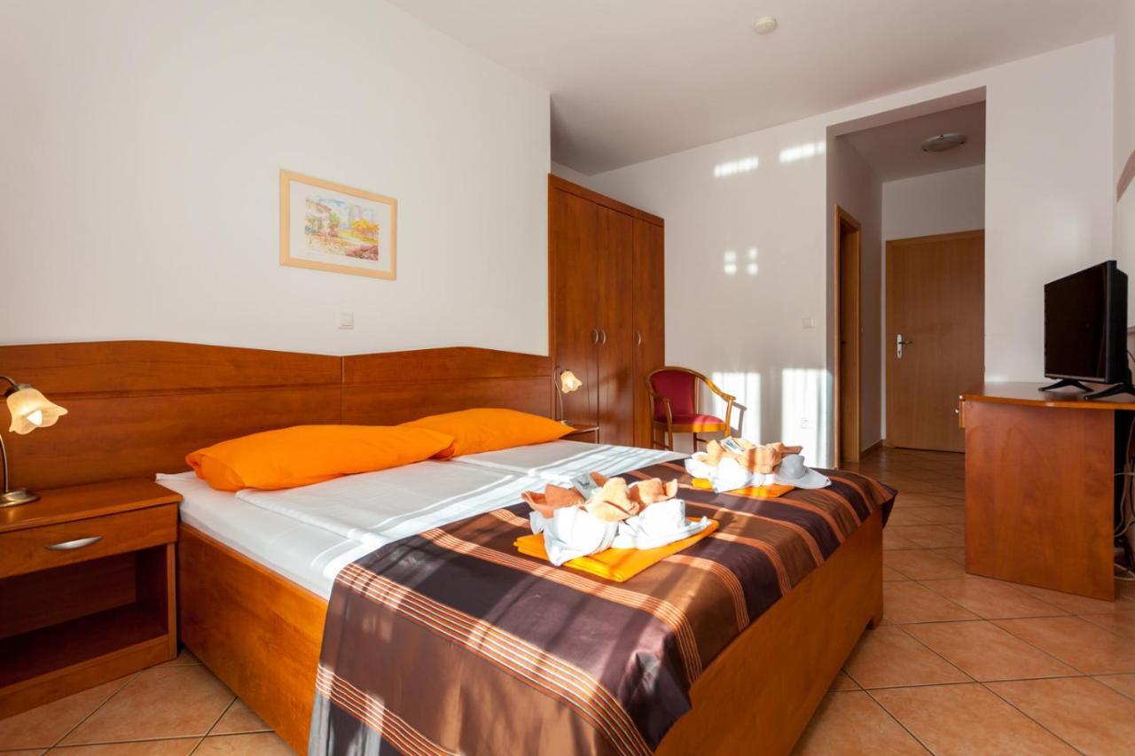 Guesthouse Villa Adria Малинска Экстерьер фото